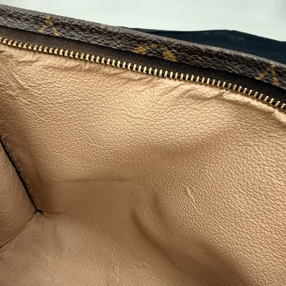 Authentic Louis Vuitton Monogram TOILETRY POUCH 26 - Picture 9 of 15